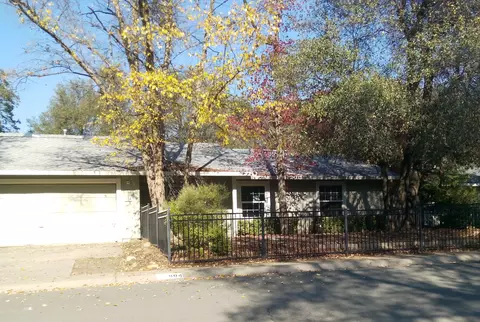 904 Oakmont Dr, Redding, CA 96003 photo 1