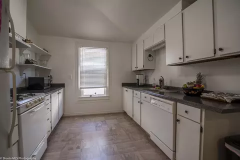 1617 Willis St, Redding, CA 96001 photo 5