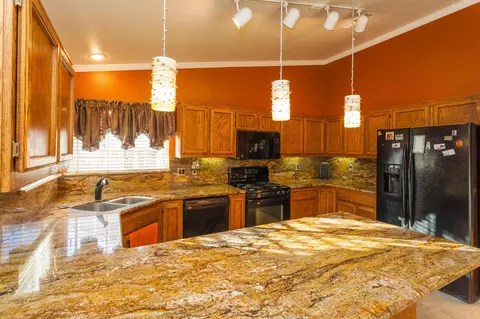 1663 Hominy Way, Redding, CA 96003 photo 7