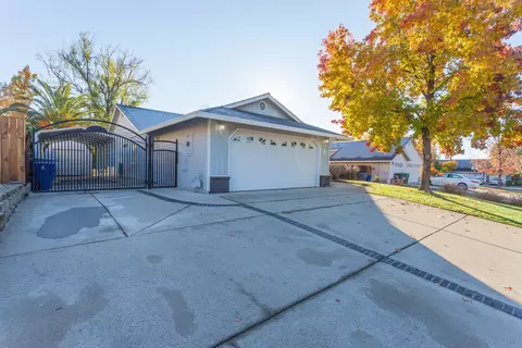 1663 Hominy Way, Redding, CA 96003 photo 4