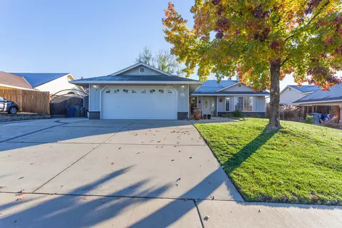 1663 Hominy Way, Redding, CA 96003 photo 3