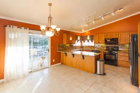 1663 Hominy Way, Redding, CA 96003 photo 5