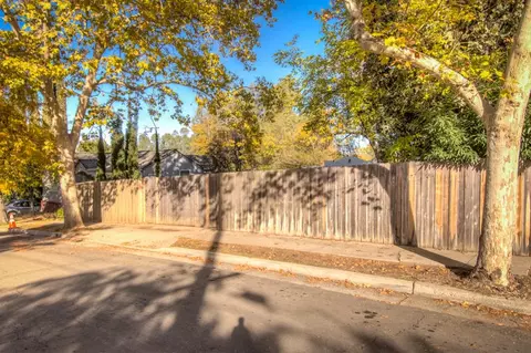 2366 Placer St, Redding, CA 96001 photo 29