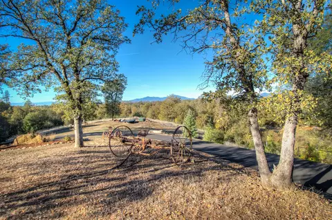 11661 Cheyenne Rd, Redding, CA 96003 photo 1
