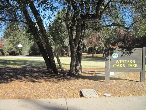 2327 Western Oak Dr, Redding, CA 96002 photo 18