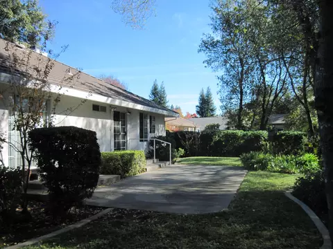 2327 Western Oak Dr, Redding, CA 96002 photo 3