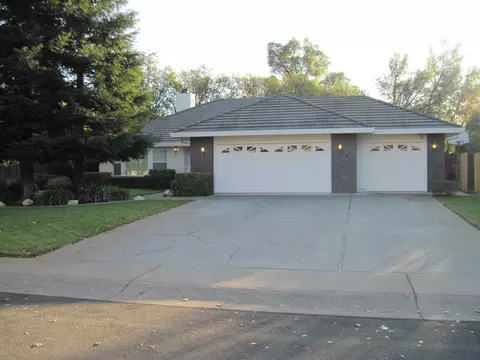 2327 Western Oak Dr, Redding, CA 96002 photo 1