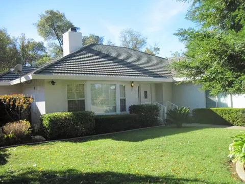 2327 Western Oak Dr, Redding, CA 96002 photo 2