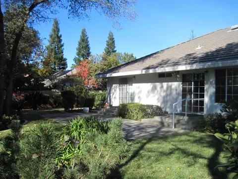 2327 Western Oak Dr, Redding, CA 96002 photo 4