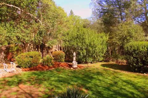 3340 Winding Way, Redding, CA 96003 photo 6