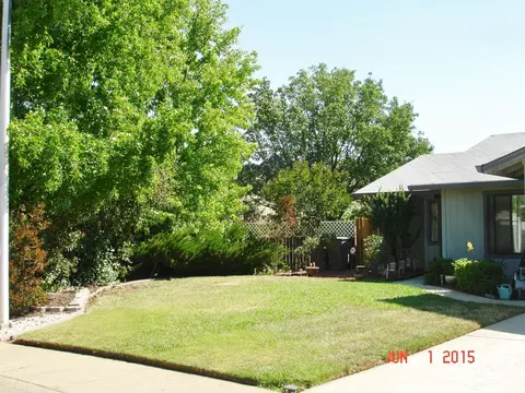 1055 Dara Ct, Redding, CA 96003 photo 2