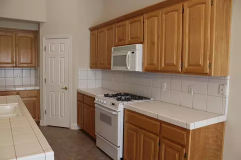 2977 Henrys Fork Dr, Redding, CA 96002 photo 3