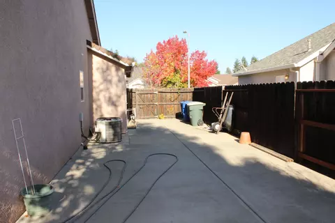 2977 Henrys Fork Dr, Redding, CA 96002 photo 9