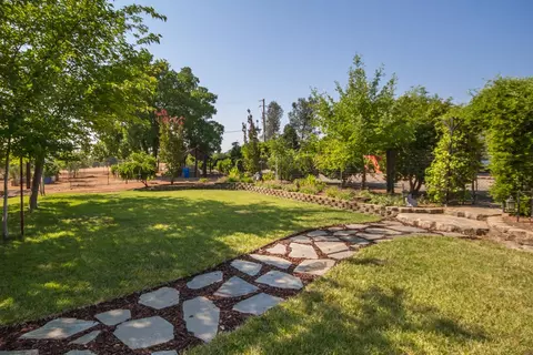 11094 Stillwater Way, Redding, CA 96003 photo 14