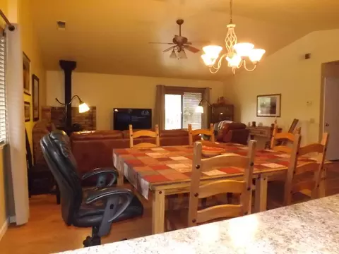 811 Oakmont Dr, Redding, CA 96003 photo 9