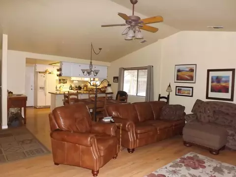 811 Oakmont Dr, Redding, CA 96003 photo 17