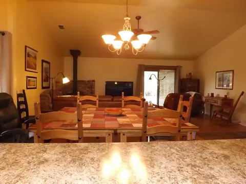 811 Oakmont Dr, Redding, CA 96003 photo 8