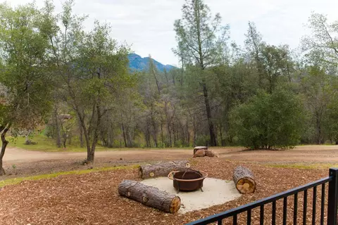 21560 Squaw Grass Trl, Redding, CA 96003 photo 4