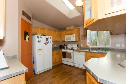 21560 Squaw Grass Trl, Redding, CA 96003 photo 9