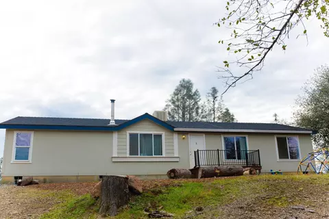 21560 Squaw Grass Trl, Redding, CA 96003 photo 2