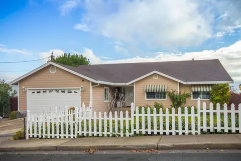 4639 Memory Ln, Redding, CA 96001 photo 1
