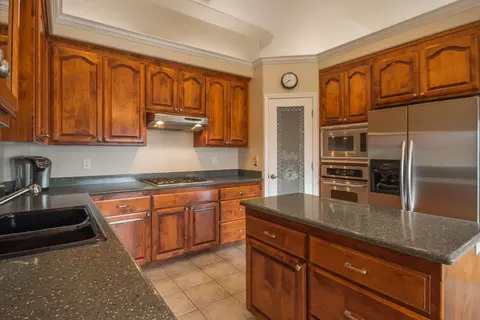4639 Memory Ln, Redding, CA 96001 photo 2