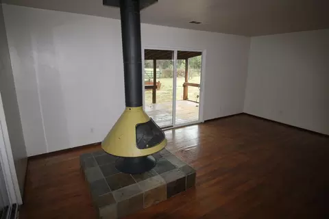 3260 Cockerill Dr, Redding, CA 96002 photo 5