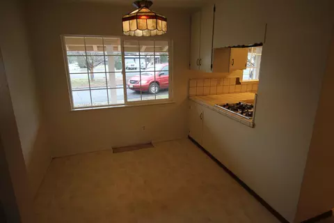 3260 Cockerill Dr, Redding, CA 96002 photo 6