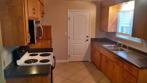 2859 Robert Ct, Redding, CA 96002 photo 4