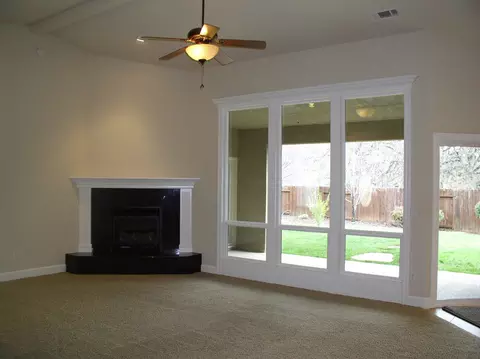 7503 Robles Dr, Redding, CA 96002 photo 9