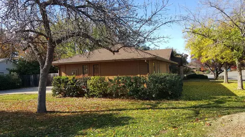 1865 El Verano St, Redding, CA 96002 photo 17