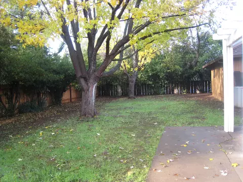 1865 El Verano St, Redding, CA 96002 photo 10
