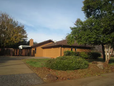1865 El Verano St, Redding, CA 96002 photo 12
