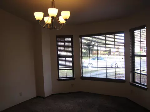 1865 El Verano St, Redding, CA 96002 photo 4
