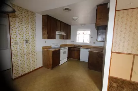 2420 Celestial, Redding, CA 96002 photo 9