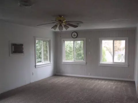 1674 Green St, Redding, CA 96003 photo 3