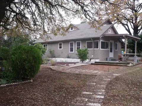 1674 Green St, Redding, CA 96003 photo 2