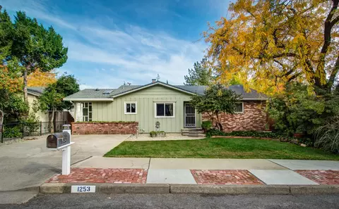 1253 Almond Ave, Redding, CA 96001 photo 1