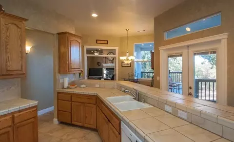 7575 Camino Del Encina Dr, Redding, CA 96001 photo 6