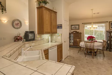 1263 Snowcap Trl, Redding, CA 96003 photo 2