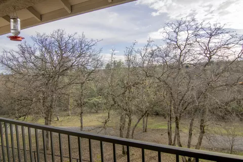 1263 Snowcap Trl, Redding, CA 96003 photo 6