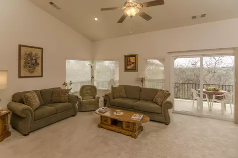 1263 Snowcap Trl, Redding, CA 96003 photo 4