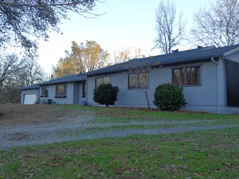 21079 View Lake Dr, Redding, CA 96003 photo 2