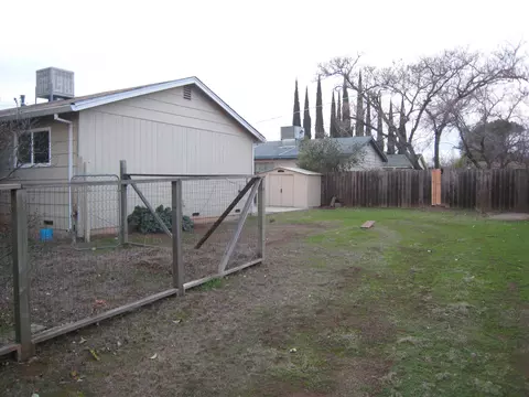 2494 Corona St, Redding, CA 96002 photo 13
