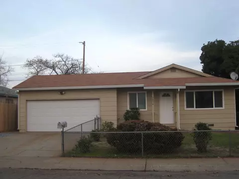 2494 Corona St, Redding, CA 96002 photo 1