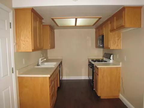 2494 Corona St, Redding, CA 96002 photo 3