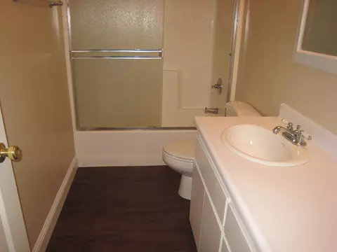 2494 Corona St, Redding, CA 96002 photo 9