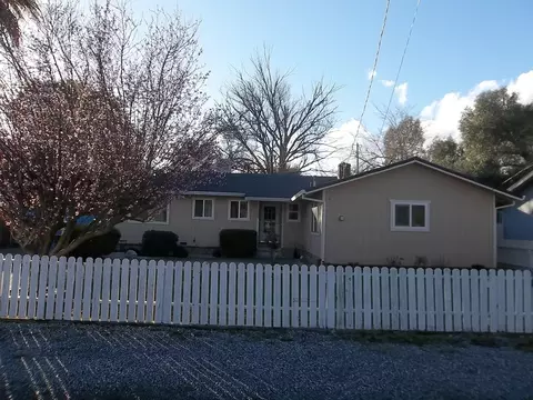 2740 Irwin Rd, Redding, CA 96002 photo 2