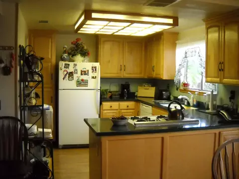 426 Alamine Dr, Redding, CA 96003 photo 2