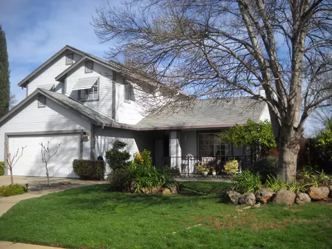 426 Alamine Dr, Redding, CA 96003 photo 1